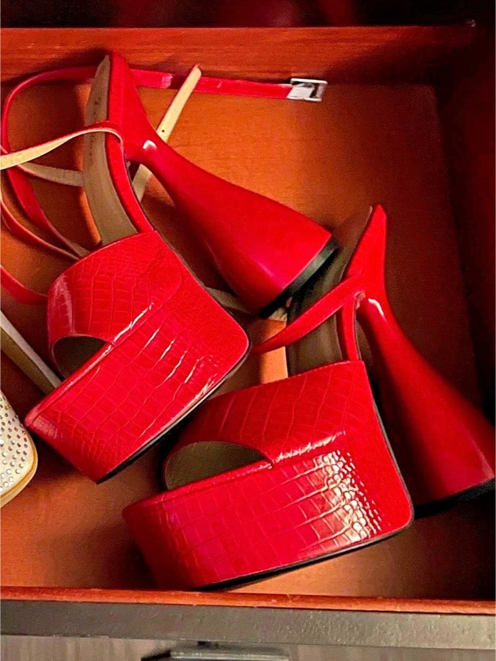Steve Madden Scotlyn Red Crocodile Platform Block Heel
